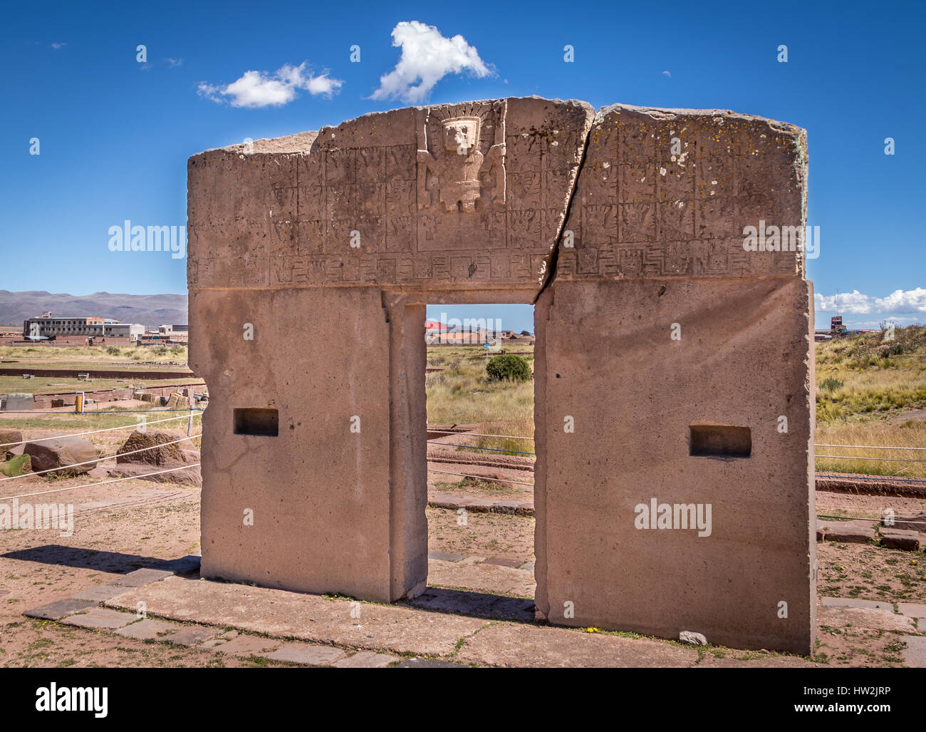 Porta del Sole a Tiwanaku (Tiahuanaco), precolombiana sito archeologico - La Paz in Bolivia Foto Stock