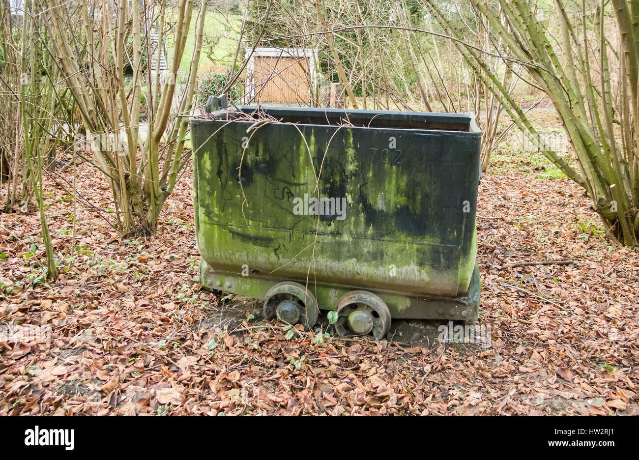 Abbandonata miniera di carbone carro, vecchio, Nero, storico carrello per il trasporto di carbone. Foto Stock