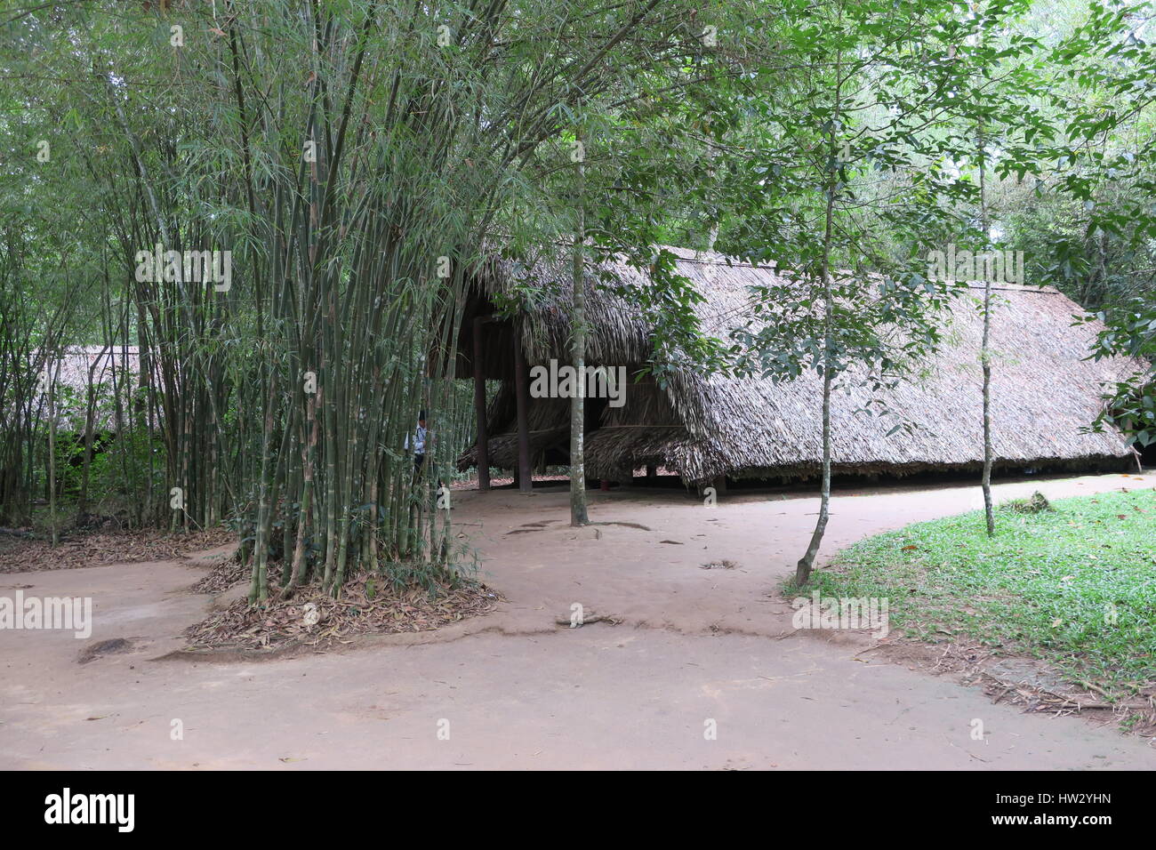 I tunnel di củ chi sono immensa rete di collegamento di gallerie sotterranee situate in củ chi distretto di Ho chi minh a Saigon, Vietnam Foto Stock