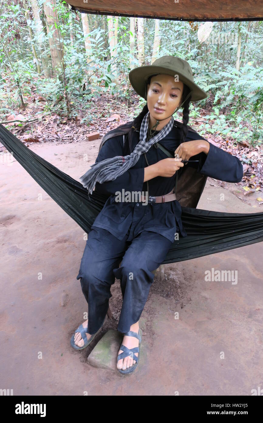 I tunnel di củ chi sono immensa rete di collegamento di gallerie sotterranee situate in củ chi distretto di Ho chi minh a Saigon, Vietnam Foto Stock