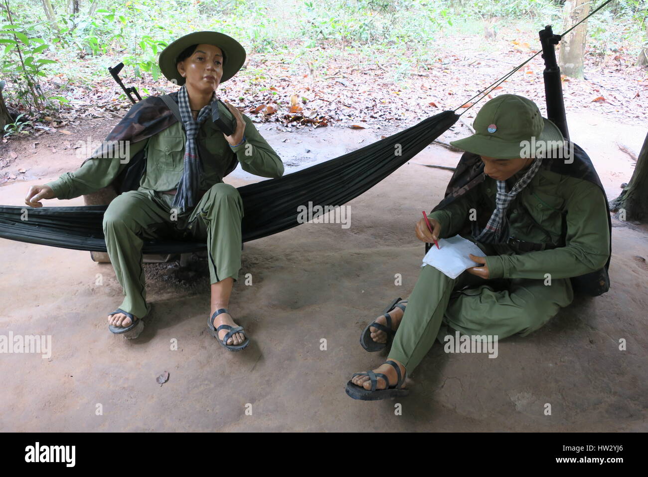 I tunnel di củ chi sono immensa rete di collegamento di gallerie sotterranee situate in củ chi distretto di Ho chi minh a Saigon, Vietnam Foto Stock