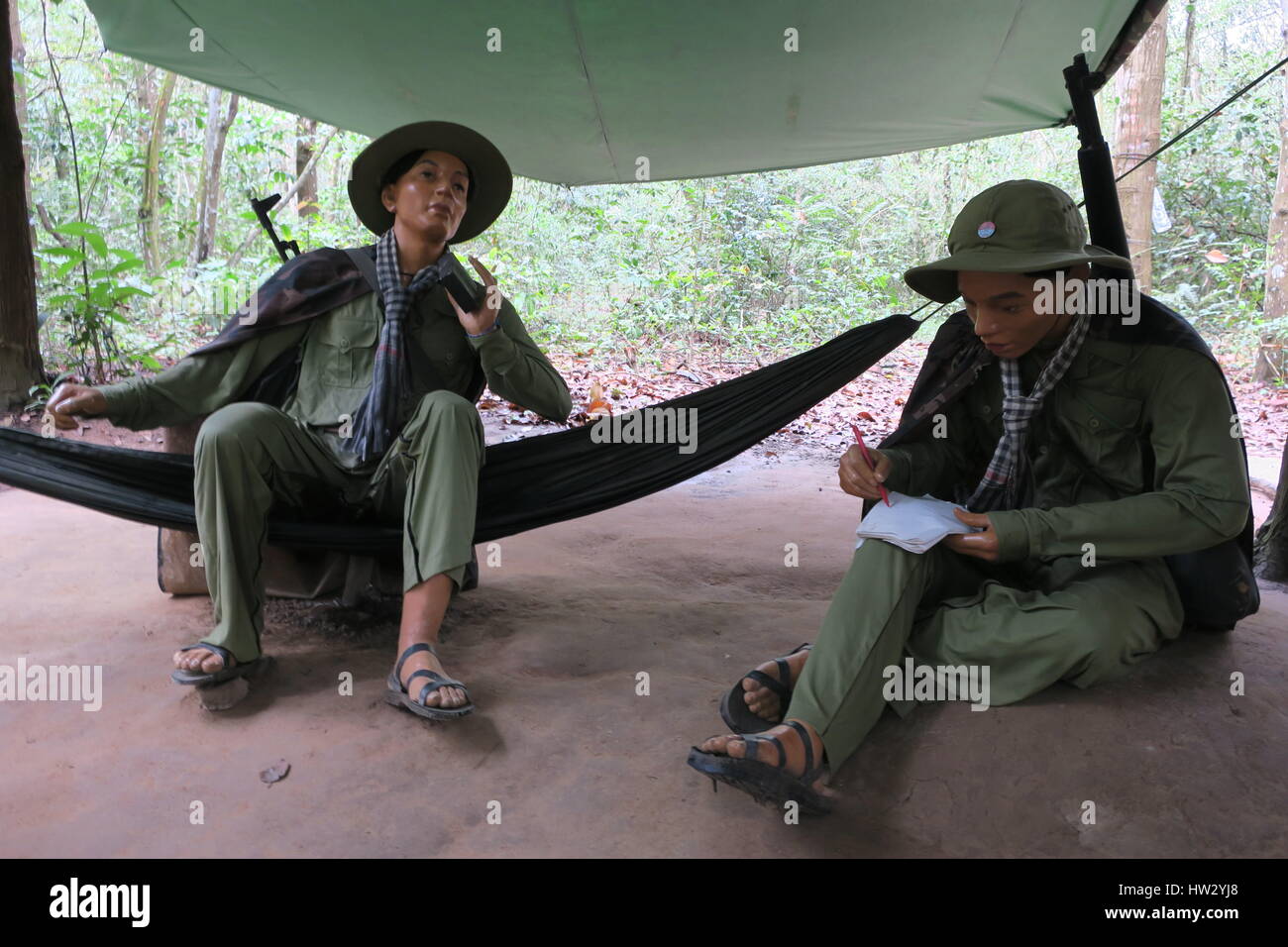 I tunnel di củ chi sono immensa rete di collegamento di gallerie sotterranee situate in củ chi distretto di Ho chi minh a Saigon, Vietnam Foto Stock