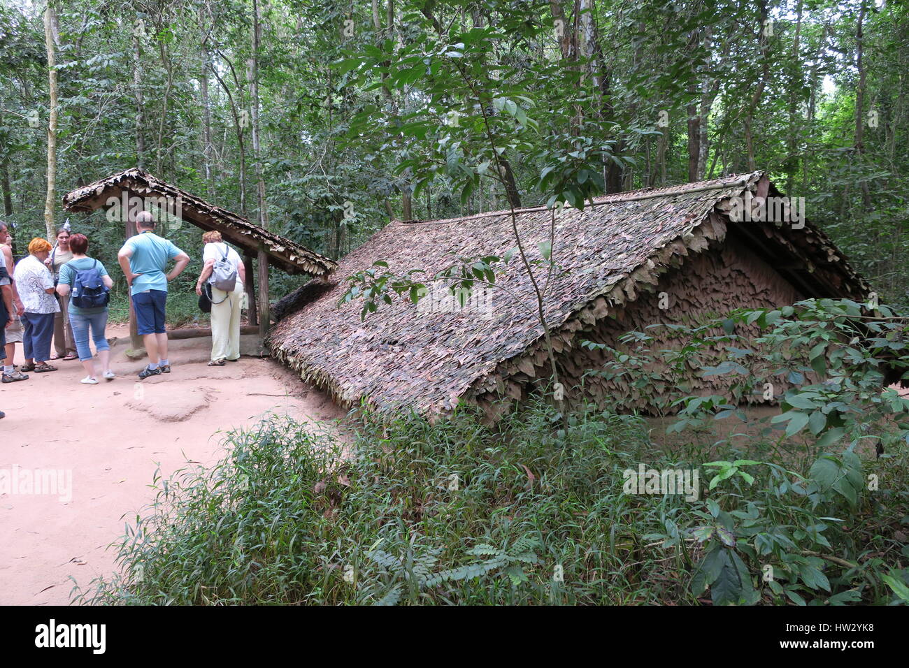 I tunnel di củ chi sono immensa rete di collegamento di gallerie sotterranee situate in củ chi distretto di Ho chi minh a Saigon, Vietnam Foto Stock