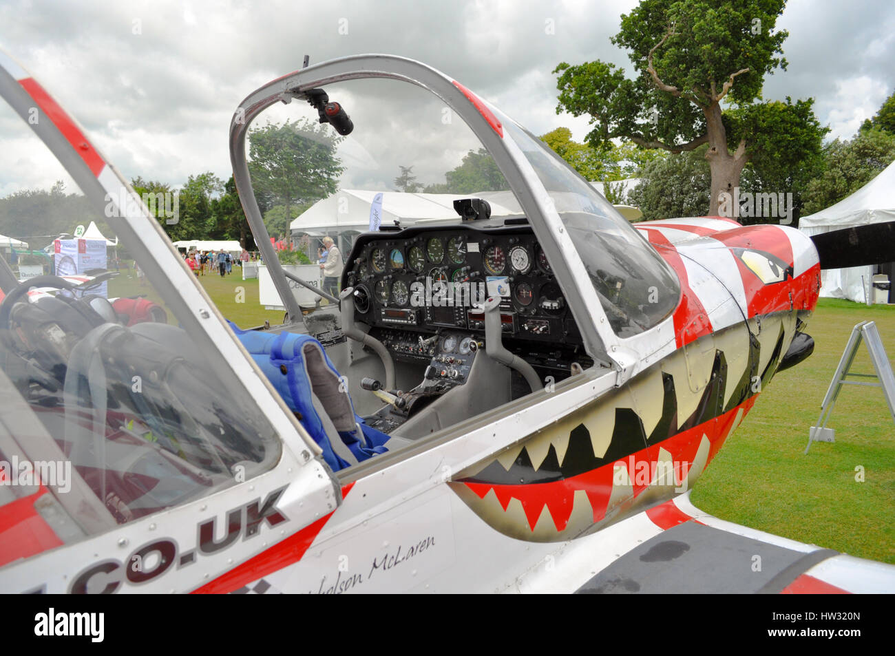Cabina di pilotaggio di un aereo acrobatico. Foto Stock
