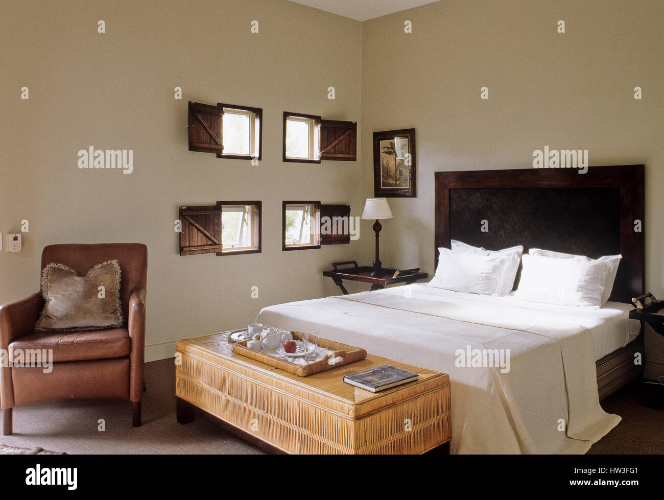 Camera da letto minimalista. Foto Stock