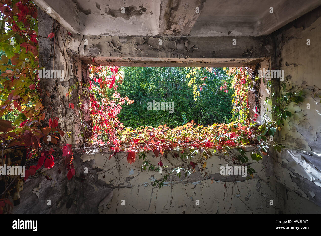 Scala ricoperta di abbandono di Giove in fabbrica pripjat città fantasma della centrale nucleare di Cernobyl la zona di alienazione in Ucraina Foto Stock