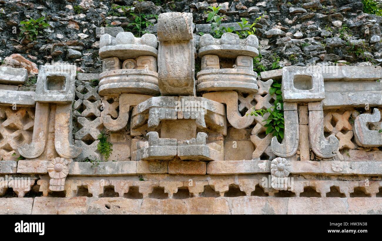 Rilievo con maschera di il dio della pioggia Chaak, la storica città maya, Labna stato dello Yucatan, Messico Foto Stock
