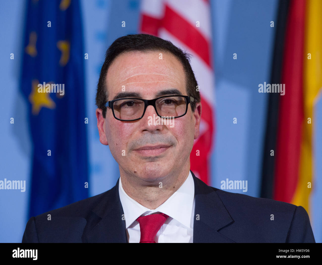 Berlino, Germania. 16 Mar, 2017. Noi il Ministro delle finanze Steven Mnuchin dando una conferenza stampa congiunta con il Ministro delle finanze tedesco Wolfgang Schaeuble (CDU) di Berlino, Germania, 16 marzo 2017. Foto: Soeren Stache/dpa/Alamy Live News Foto Stock