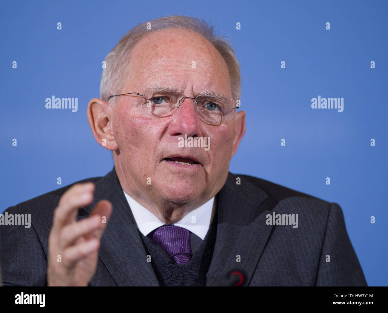 Berlino, Germania. 16 Mar, 2017. Il Ministro delle finanze tedesco Wolfgang Schaeuble (CDU) nel corso di una conferenza stampa congiunta con noi il ministro delle Finanze Steven Mnuchin a Berlino, Germania, 16 marzo 2017. Foto: Soeren Stache/dpa/Alamy Live News Foto Stock