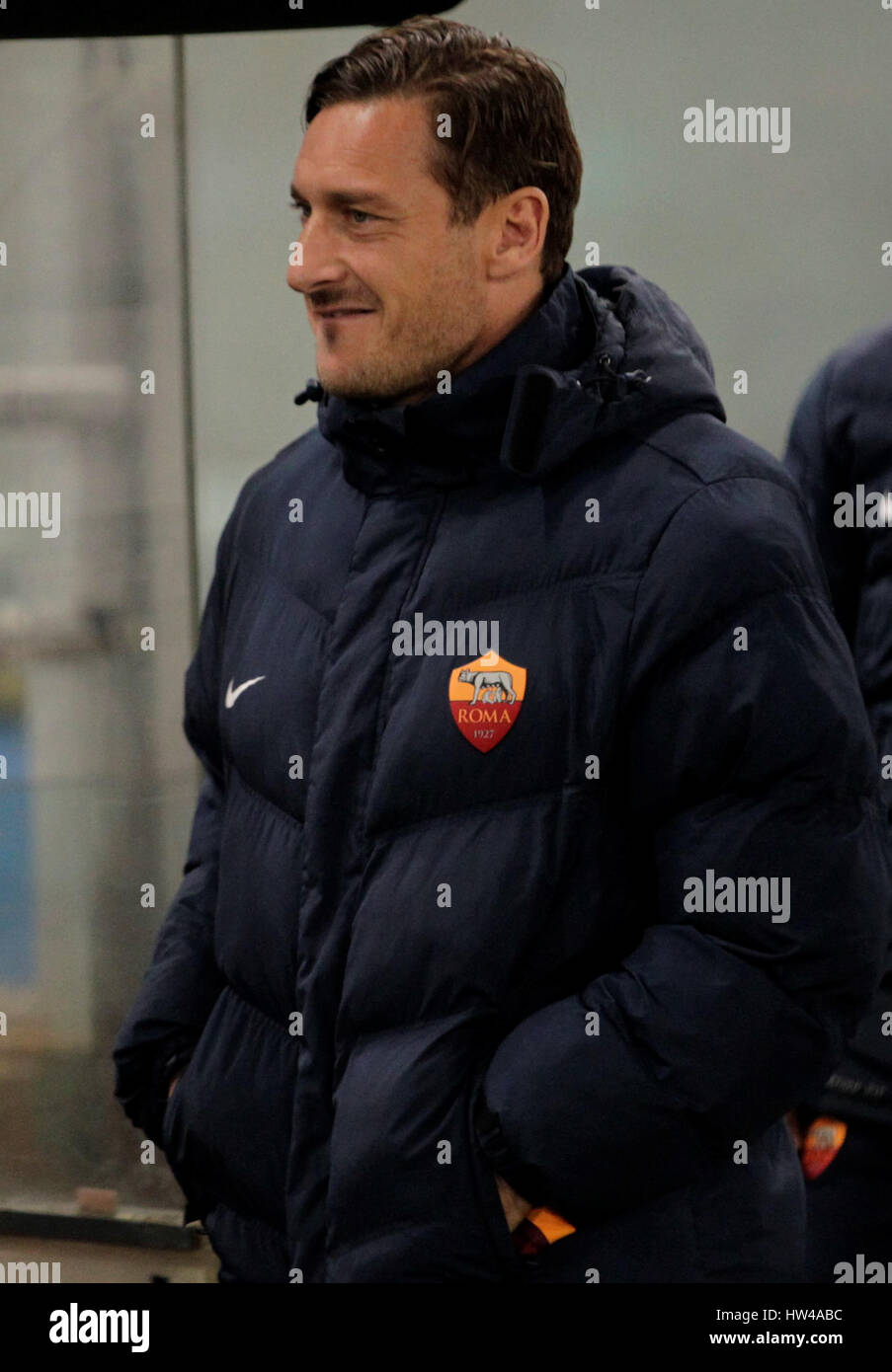 Roma, Italia. 16 marzo, 2017. 16 marzo 2017, Stadio Olimpico, Roma, Italia; FernandoTotti come Roma in UEFA Europa League, Round del 16 nella seconda gamba; Roma vs Olympique de Lyon Credito: Laurent Lairys/Agence Locevaphotos/Alamy Live News Foto Stock