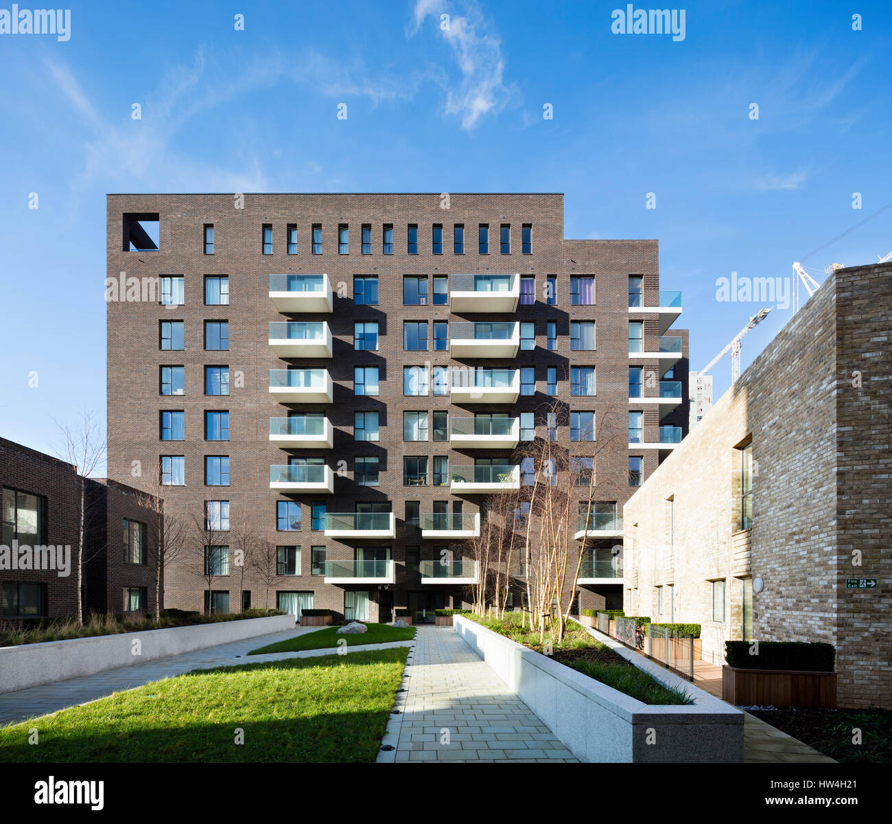 Vista esterna di un edificio della penisola di Greenwich e allo sviluppo del programma di rigenerazione, Londra, Regno Unito. Foto Stock