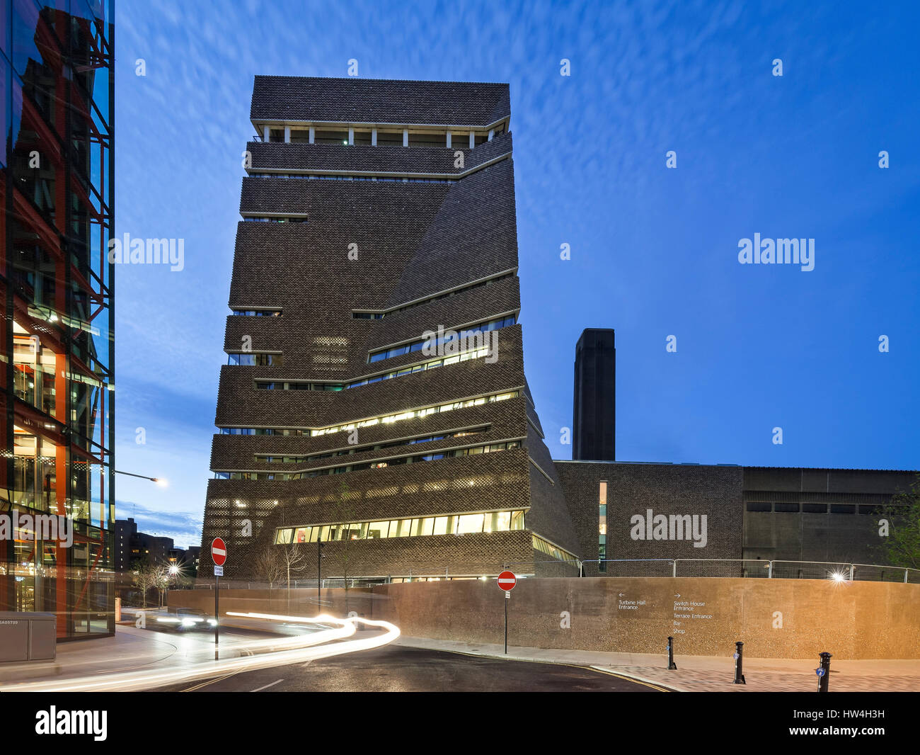 Vista esterna della casa dell'interruttore, la Tate Modern di Londra, Regno Unito. Foto Stock