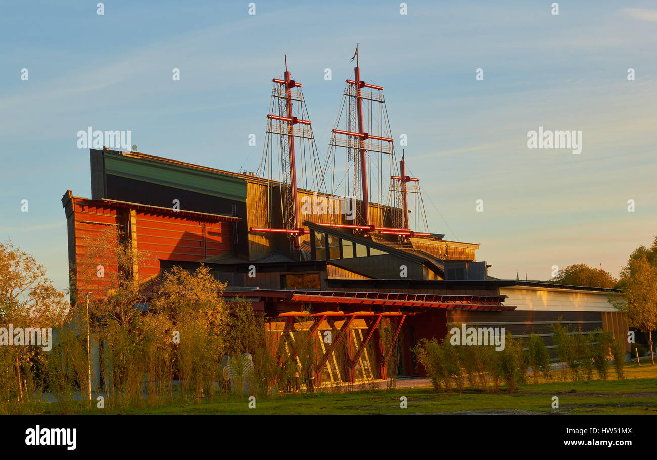 Museo Vasa (Vasamuseet) Djurgarden, Stoccolma, Svezia. Home restaurato del XVII secolo nave da guerra Vasa che affondò sul suo viaggio inaugurale in agosto 1628. Foto Stock