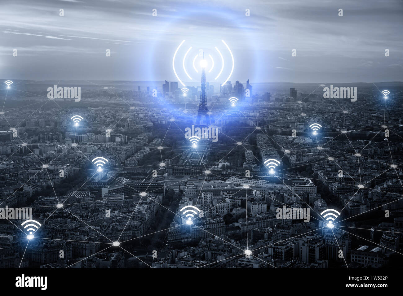 Parigi smart city scape e la connessione di rete concetto, segnale wireless di internet nel business city. connessione internet. social on line business Foto Stock