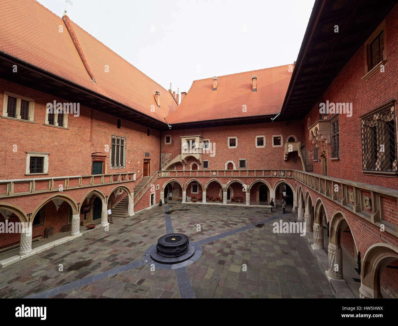 Cracovia cortile del Collegium Maius Academy University dove ha studiato Copernico tra il 1491 e il 1495 la Polonia Foto Stock