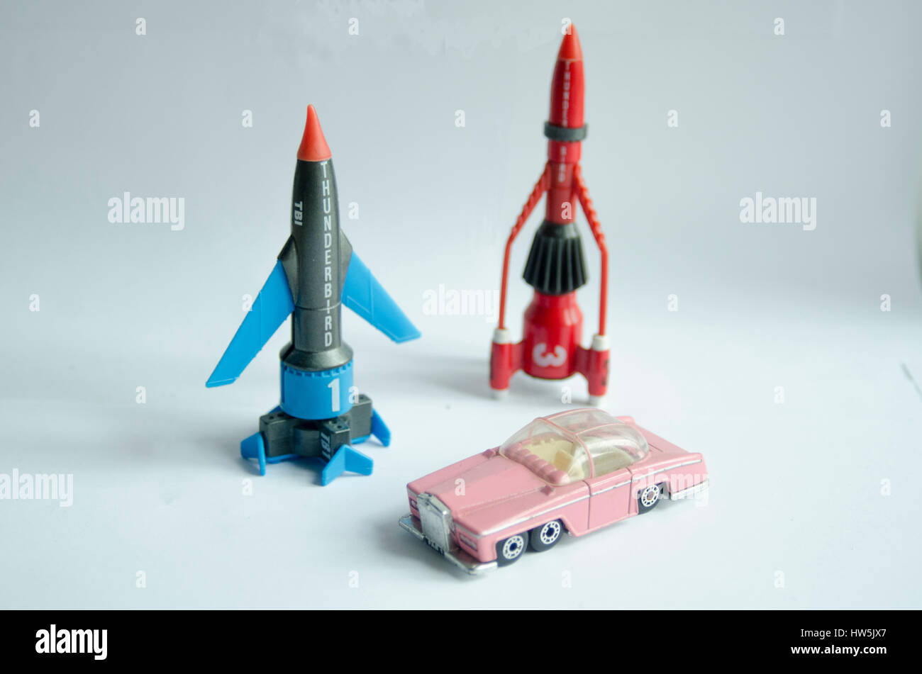 Giocattoli thunderbirds, sfondo bianco Foto Stock