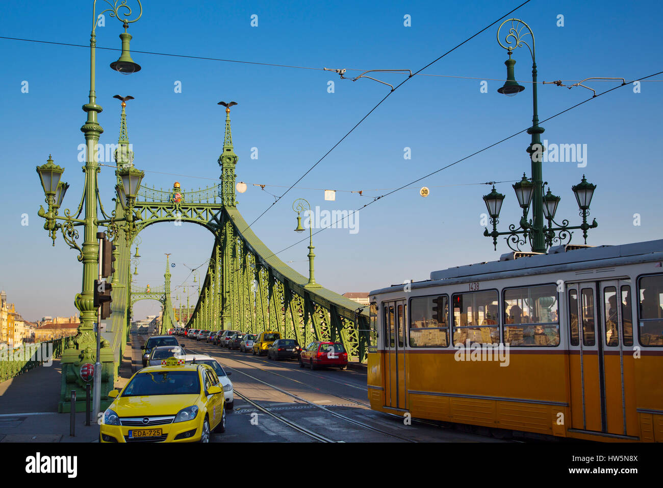 Libertà o libertà ponte che attraversa il fiume Danubio. Budapest Ungheria, Europa sud-orientale Foto Stock