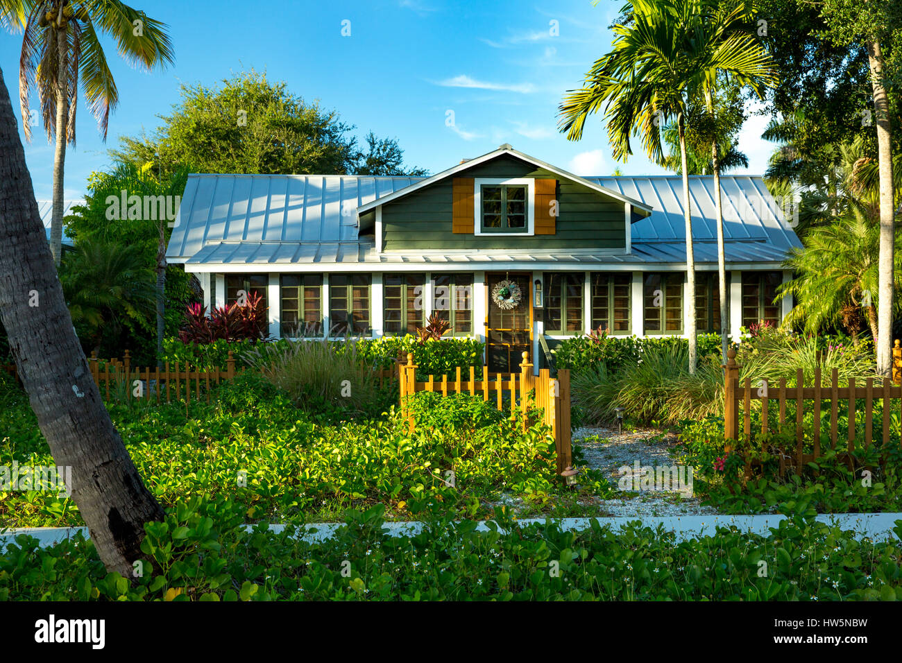 Fisherman's Lodge - un cottage home, costruito nel 1919 nel centro storico di Napoli, Florida, Stati Uniti d'America Foto Stock