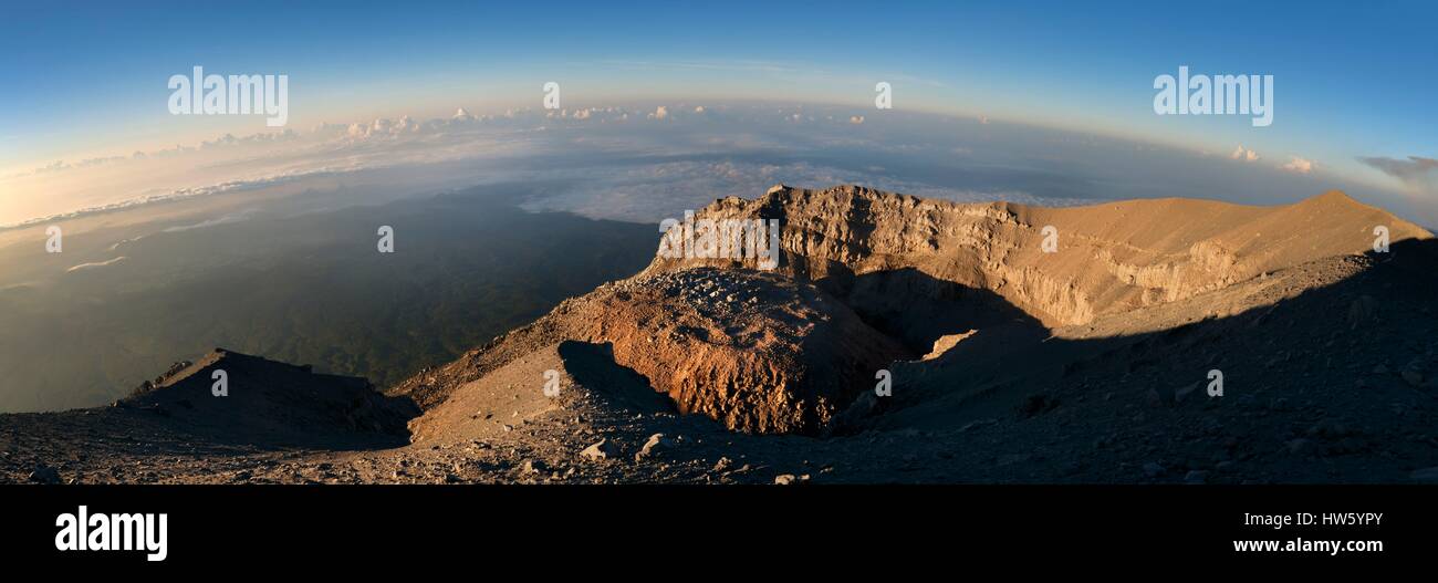 Indonesia, isola di Java, Java orientale provincia, Bromo Tengger Semeru National Park, vertice Semeru 3 676 m Foto Stock