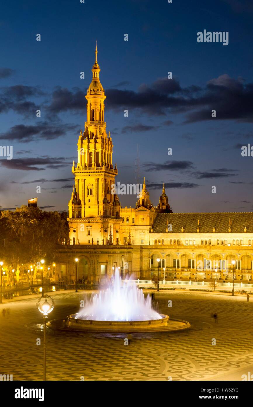 Spagna Andalusia Siviglia Parco Maria Luisa Spagnoli piazza (Plaza Espana) costruito dall'architetto Anibal Gonzalez per la Foto Stock