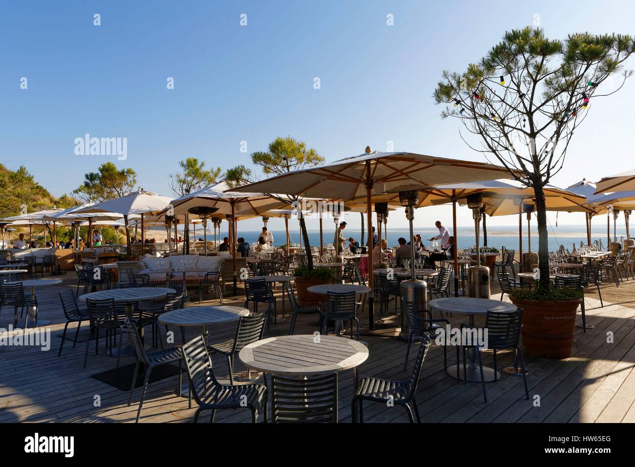 Francia, Gironde, Bassin d'Arcachon, Pyla sur Mer, La Corniche hotel e  ristorante Foto stock - Alamy