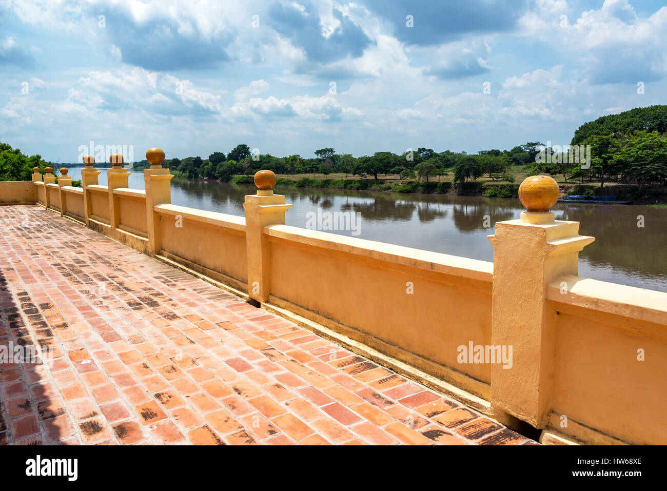 Vista del paesaggio del fiume Magdalena come si vede dal mercato storico in Mompox, Colombia Foto Stock