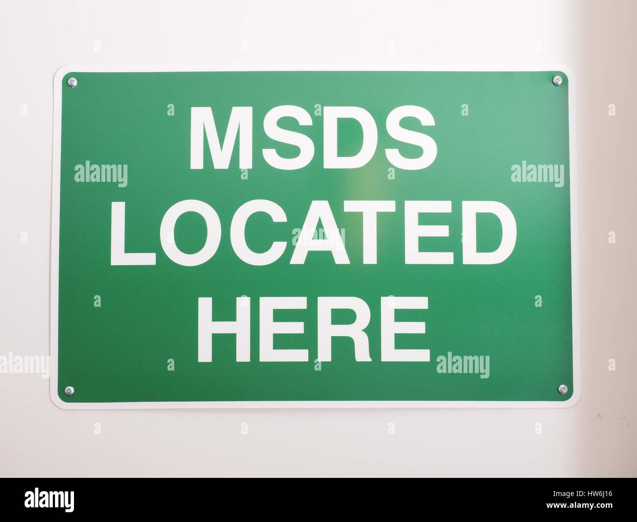 Scheda dei dati tecnici di sicurezza dei materiali MSDS segno ubicazione in un ambiente industriale, Melbourne 2015 Foto Stock
