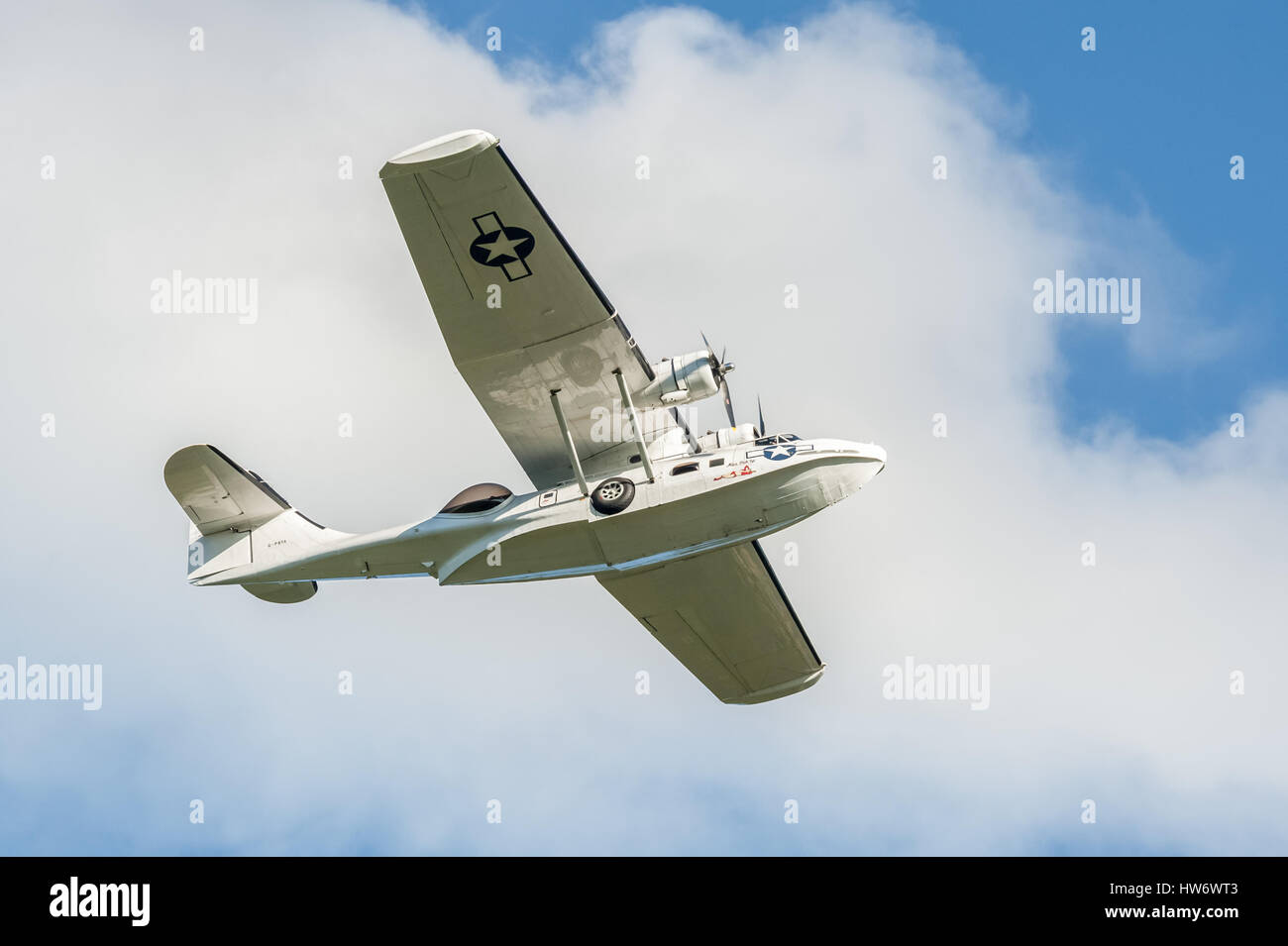Splendidamente restaurata vintage WW2 costruttiva PBY Catalina flying boat nei cieli di Farnborough, Regno Unito Foto Stock