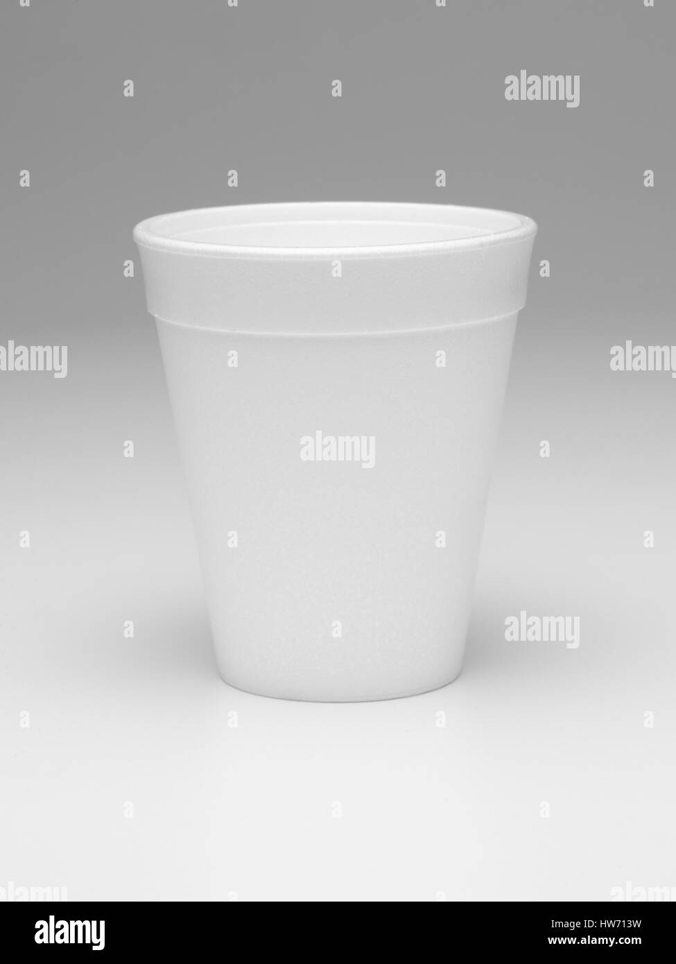 Styrofoam cup isolato Foto Stock
