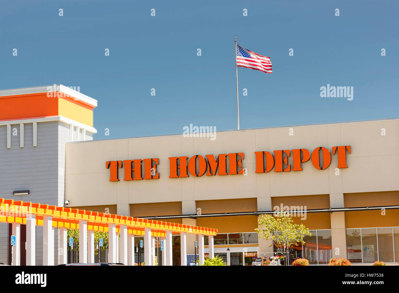 SACRAMENTO, Stati Uniti d'America - 5 settembre: Home Depot store su settembre 5, 2013 a Sacramento, in California. Home Depot è un rivenditore americano di casa imp Foto Stock