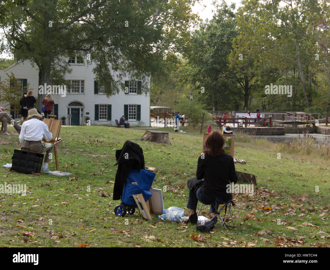 Gli artisti lavorano "en plein air" vicino al Fiume Potomac Foto Stock