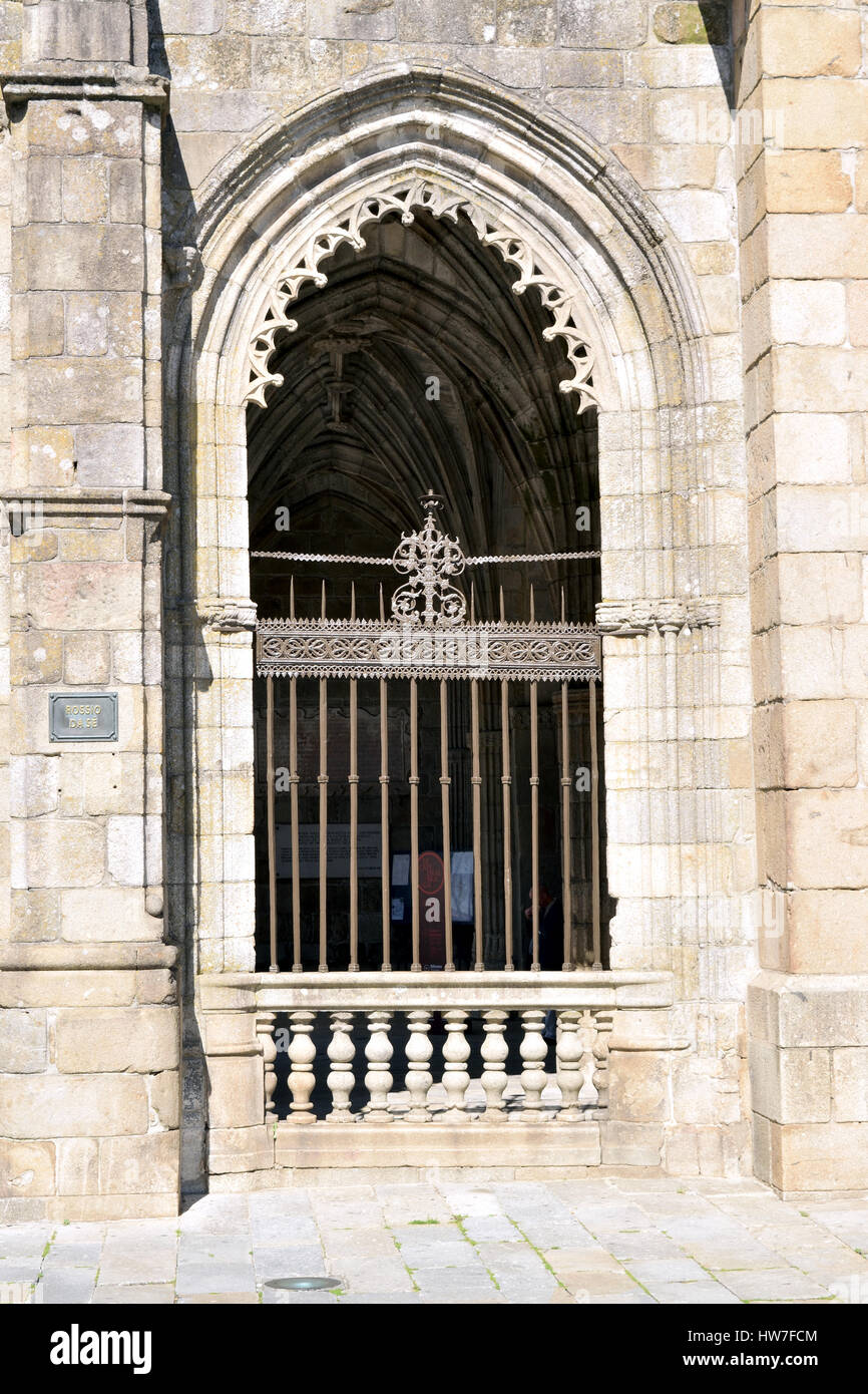 Particolare del sagrato della cattedrale di Braga Foto Stock