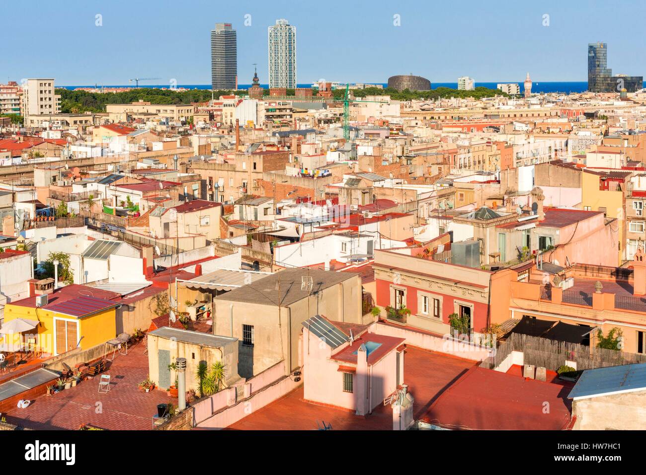 In Spagna, in Catalogna, Barcellona, che si affaccia sulla città vecchia (Sant Pere - Santa Caterina ho la Ribera) con la giusta sede di sfondo Gas Naturale e la vecchia torre di acqua (Torre de les Aigues) Foto Stock