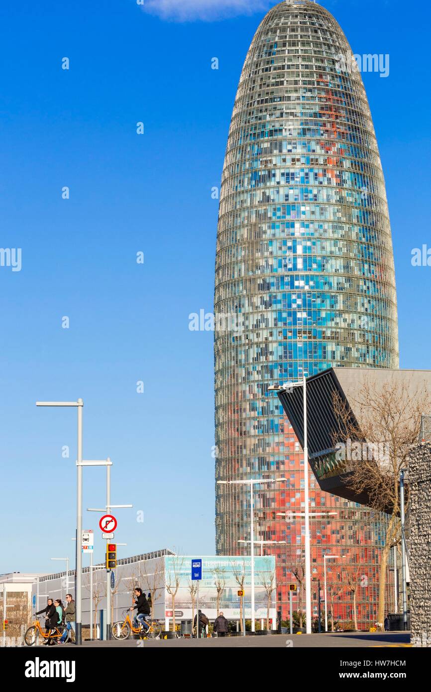 In Spagna, in Catalogna, Barcellona Poblenou, Plaça de les Glories Catalanes, la Torre Agbar (2005) dall'architetto francese Jean Nouvel Foto Stock