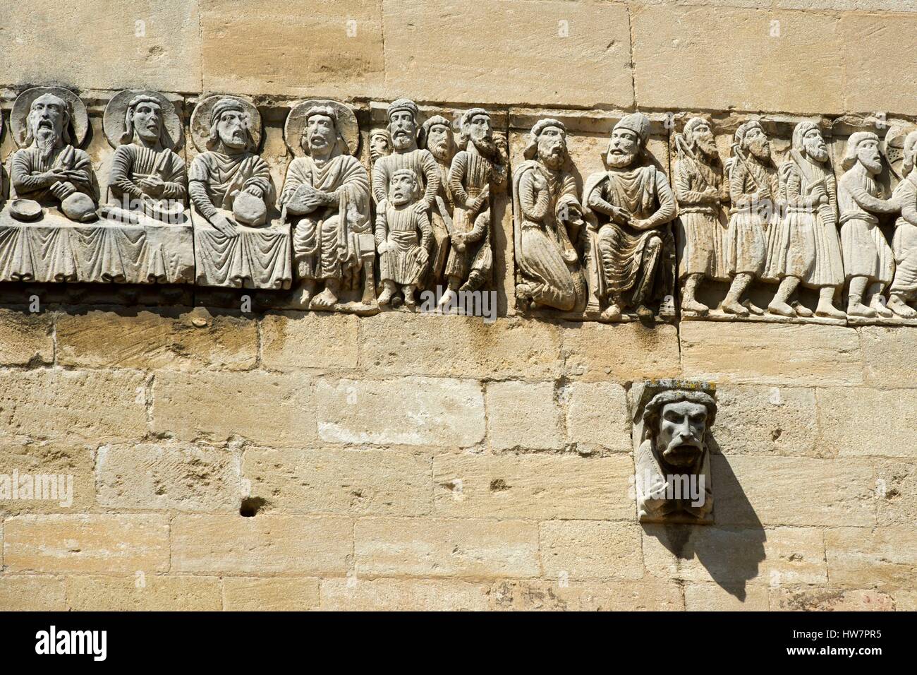 Francia Gard Beaucaire Notre Dame des Pommiers collegiata fregio romanica del XII secolo classificato monumento storico Foto Stock