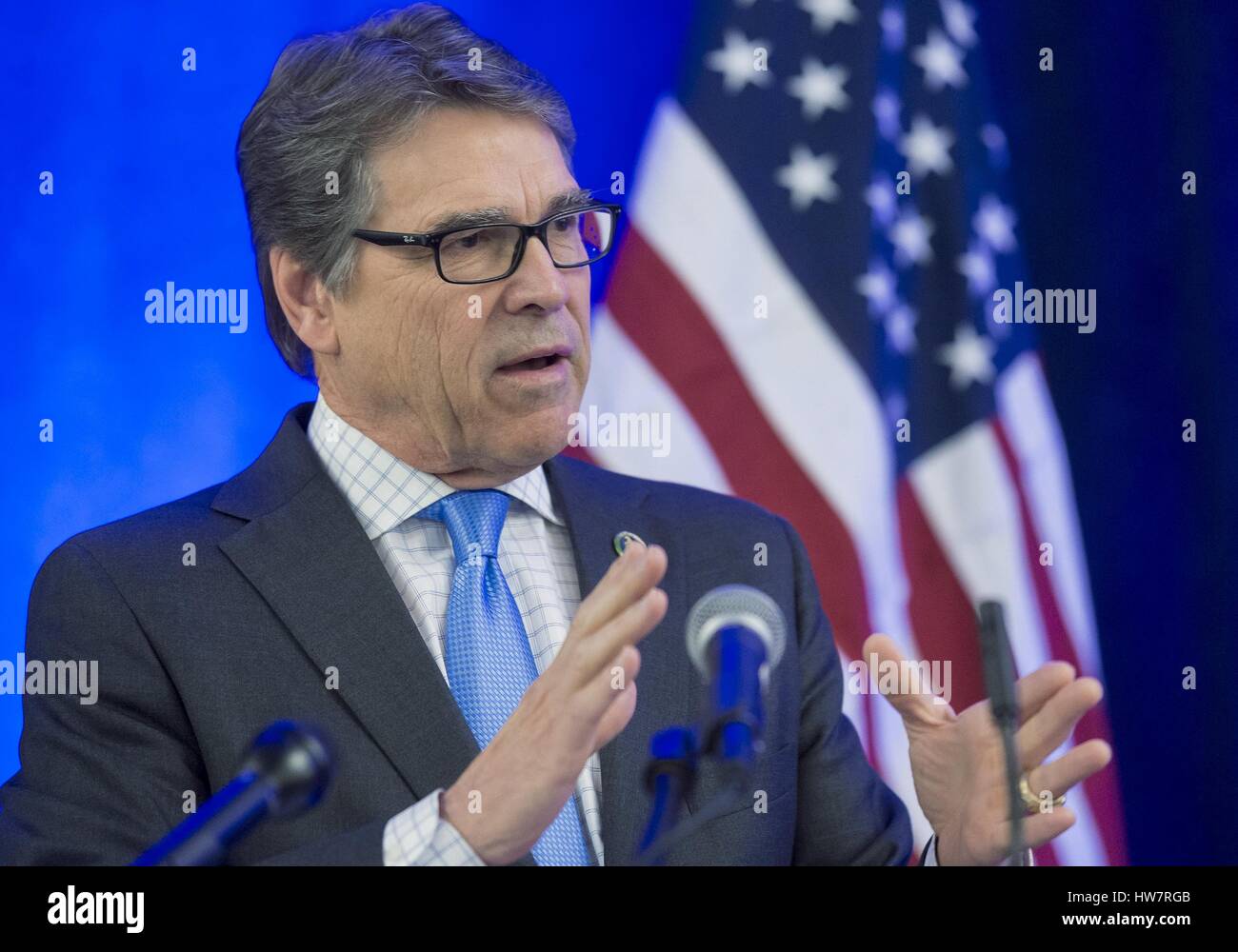 Stati Uniti Segretario dell Educazione Rick Perry indirizzi delegati presso i Laboratori Nazionali di grande idea Summit Marzo 9, 2017 a Washington, DC. Foto Stock