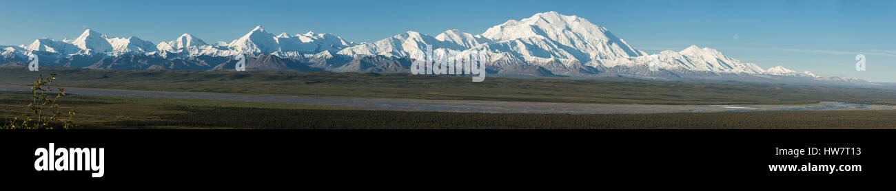 L'Alaska Range e il Mckinley Bar fiume nel Parco Nazionale di Denali, Alaska. Foto Stock