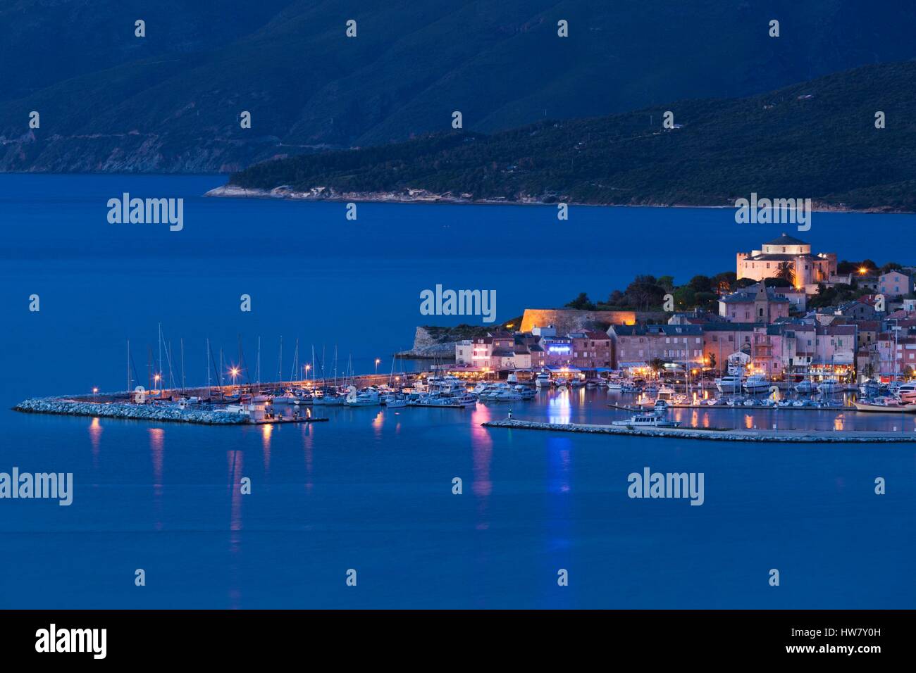 Francia, Haute Corse, Le Nebbio Regione, Saint Florent, elevati vista porte crepuscolo Foto Stock