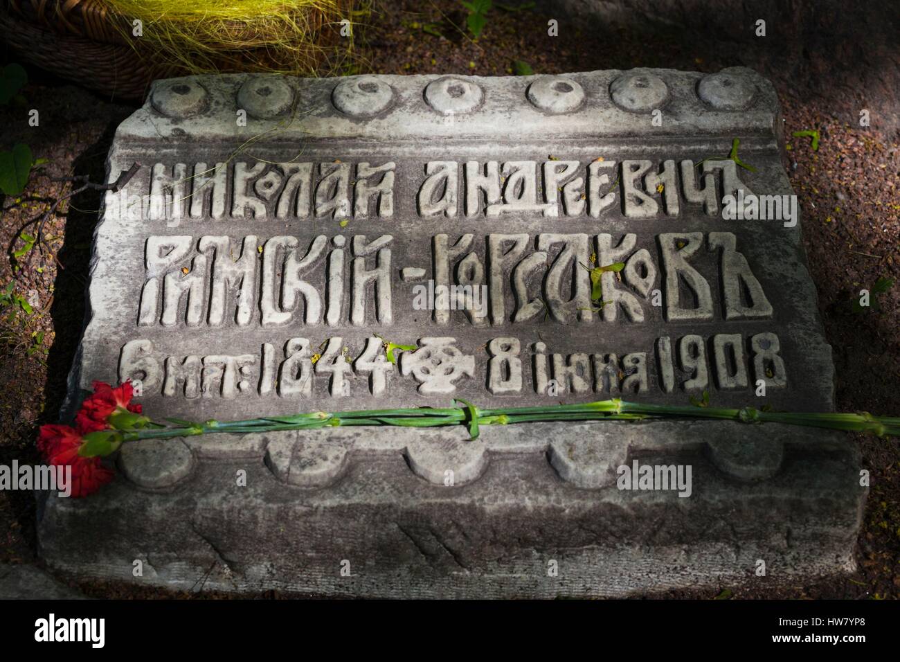 La Russia, San Pietroburgo, Vosstaniya, Tikhvin cimitero, tomba di Nikolaj Rimskij-Korsakov, compositore Foto Stock