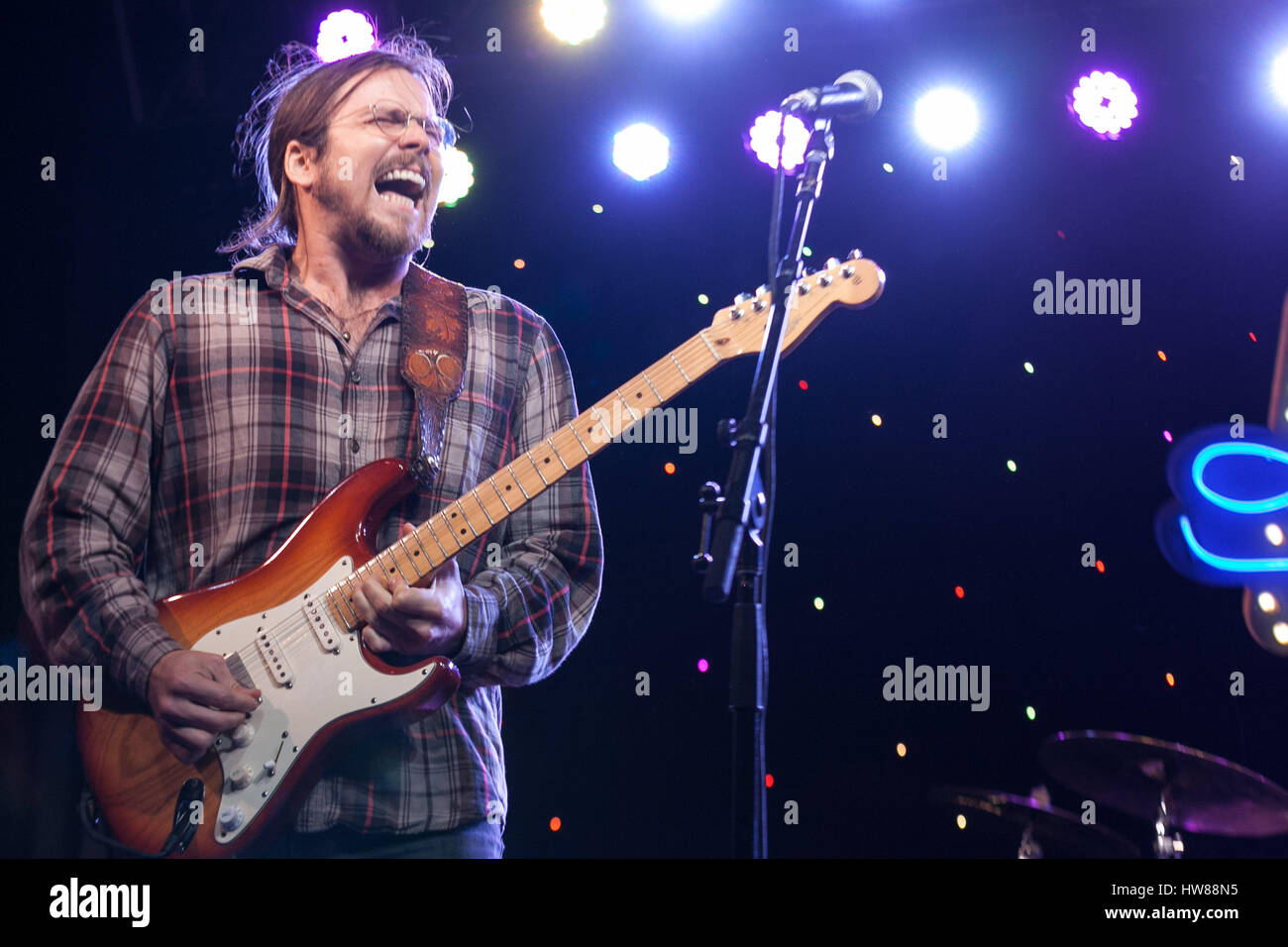 Spicewood, Texas, Stati Uniti d'America. 16 Mar, 2017. LUKAS NELSON esegue a Fortuna Reunion, annualmente un evento musicale tenutosi a Willie Nelson del ranch durante SXSW. Credito: Rustin Gudim/ZUMA filo/ZUMAPRESS.com/Alamy Live News Foto Stock