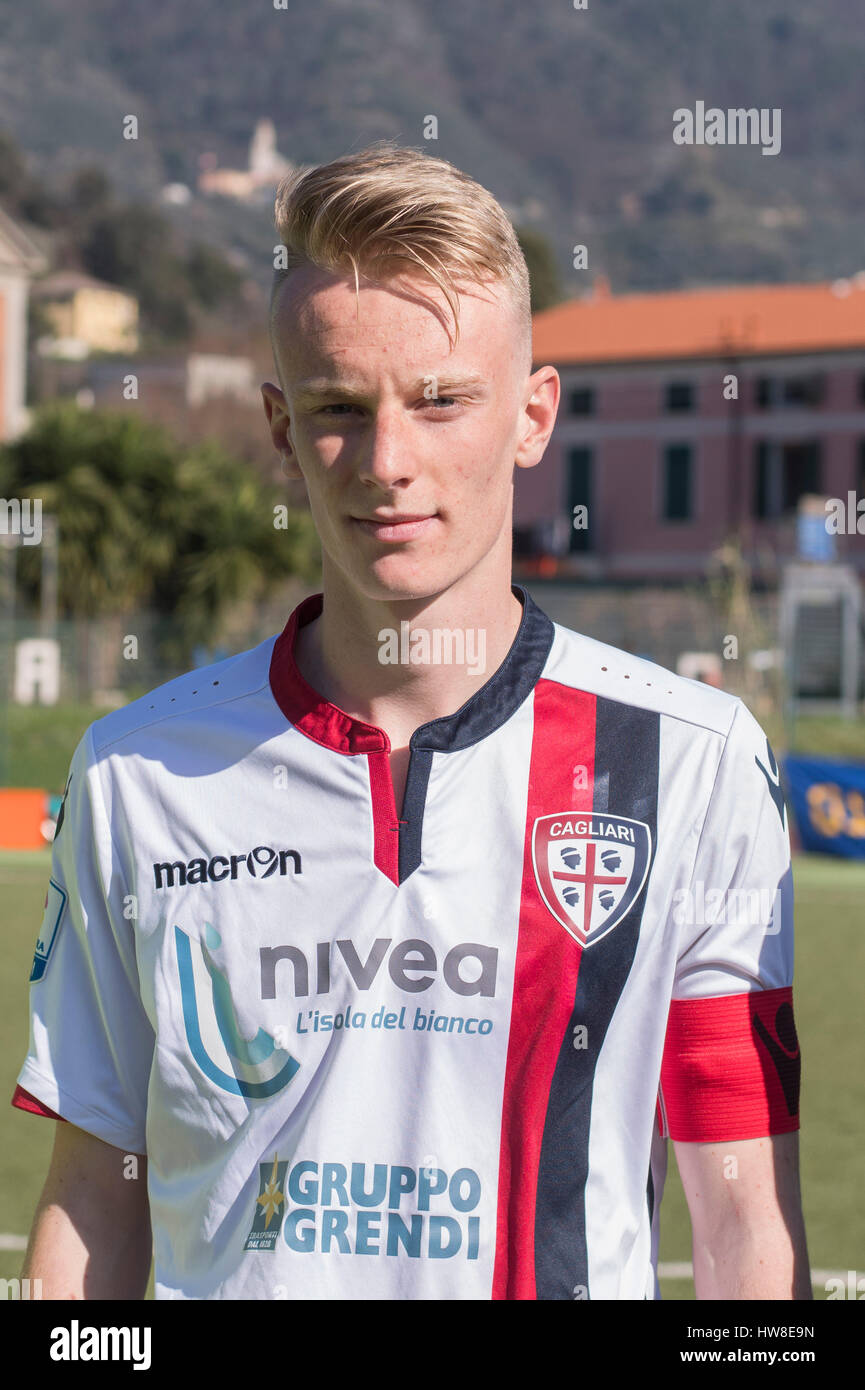 Nicholas Pennington (Cagliari), 16 marzo 2017 - Calcio : Torneo di Viareggio 2017 gruppo 9 corrispondenza tra Genova CFC 1-3 Cagliari Calcio allo Stadio Scaramuccia-Raso a Levanto, Italia. (Foto di Maurizio Borsari/AFLO) Foto Stock