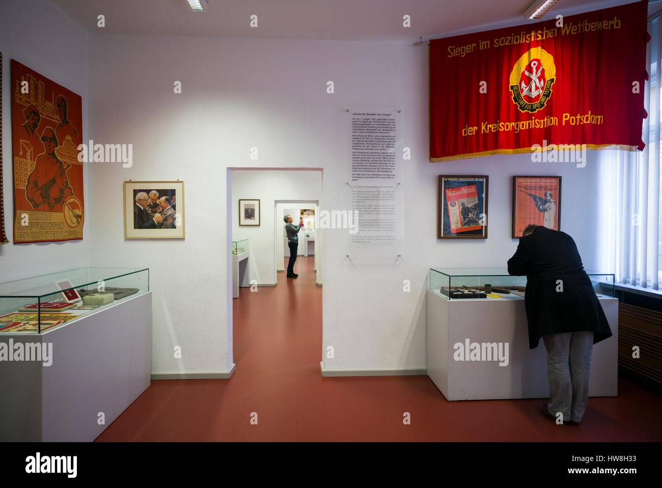 Germania, Berlino, Friendrichshain, Stasi Museum, DDR-era la polizia segreta museum in segreto ex sede della polizia, interno Foto Stock