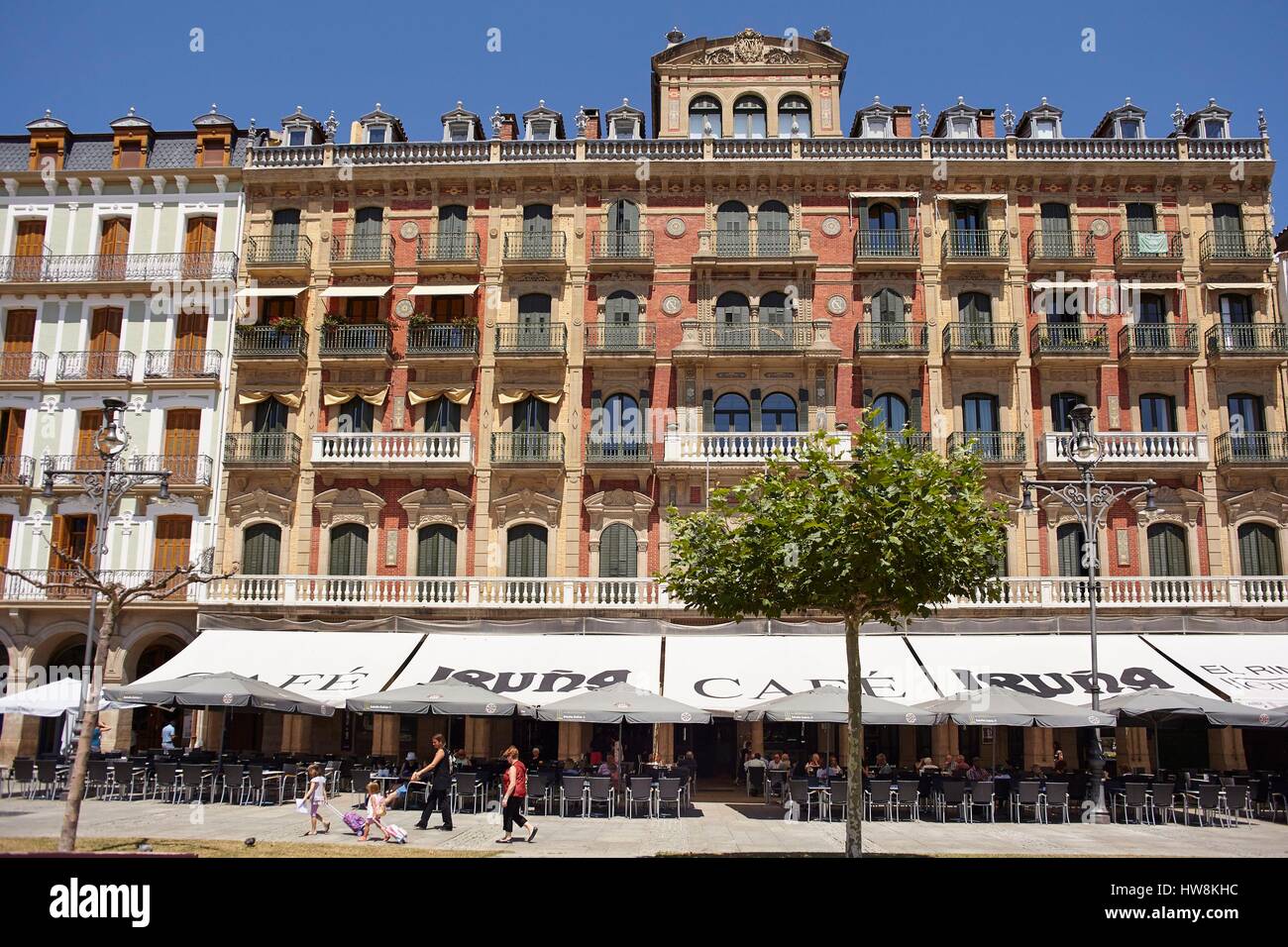 Spagna Navarra Pamplona Plaza del Castillo, Nuovo Casinò e il Iruna cafe Foto Stock