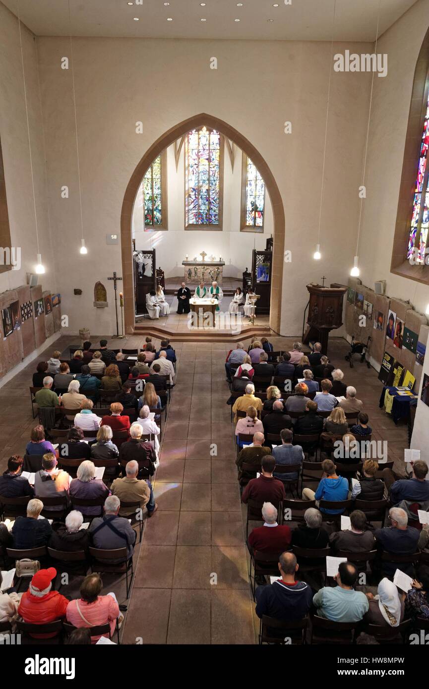 Germania, Baden Wurttemberg, Foresta Nera (Schwarzwald), Baden Baden, Spitalkirche chiesa parrocchiale, fiera dell'Alt Katholisch chiesa di Baden Baden, oecumenical ufficio con la parrocchia protestante di Ried Nord in Alsace Foto Stock