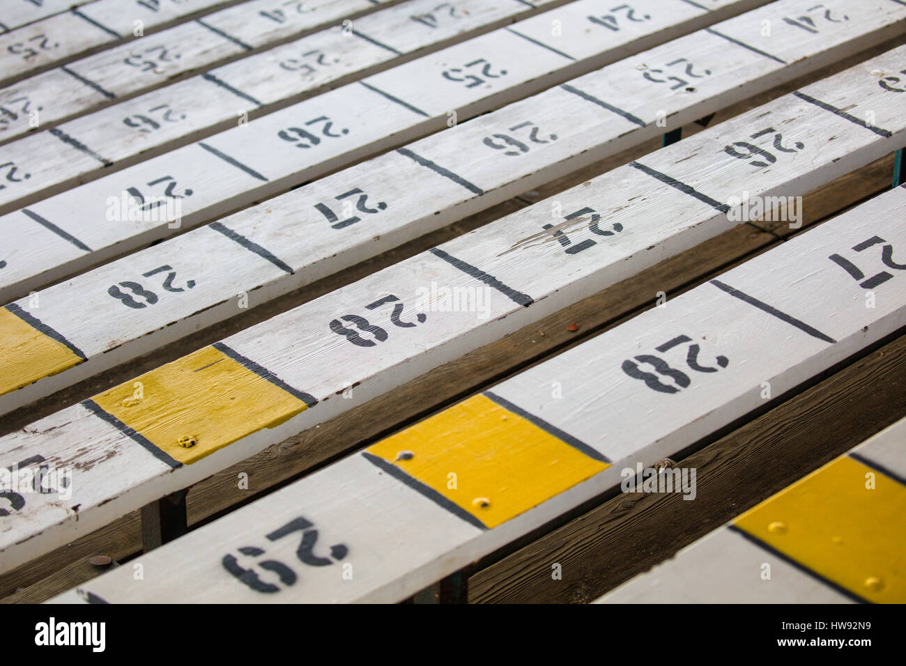 Vuoto vacante Gradinate Numerate posti a sedere stadium Foto Stock