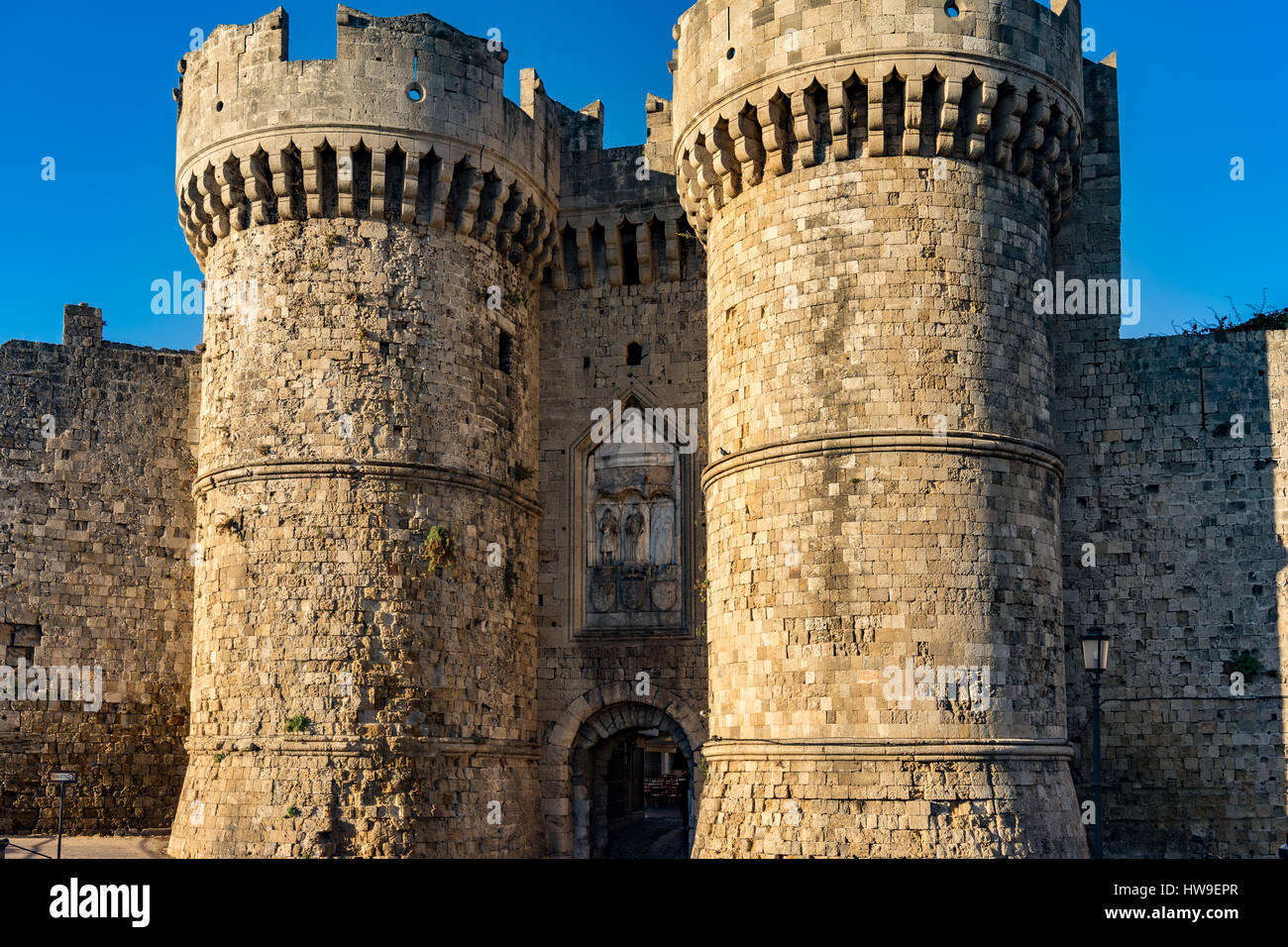 Il Palazzo del Gran Maestro dei Cavalieri di Rodi, conosciuto anche come il Kastello, è un castello medievale nella città di Rodi, in Grecia. Foto Stock