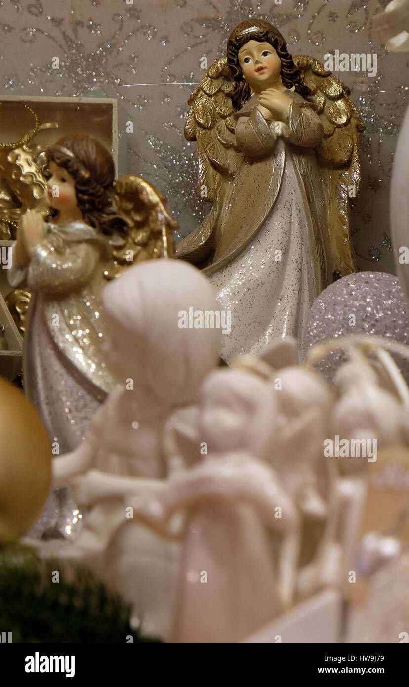 Angelo, decorazione natalizia negozio sul dicembre 13, 2014 di Hallstatt, Austria. Foto Stock