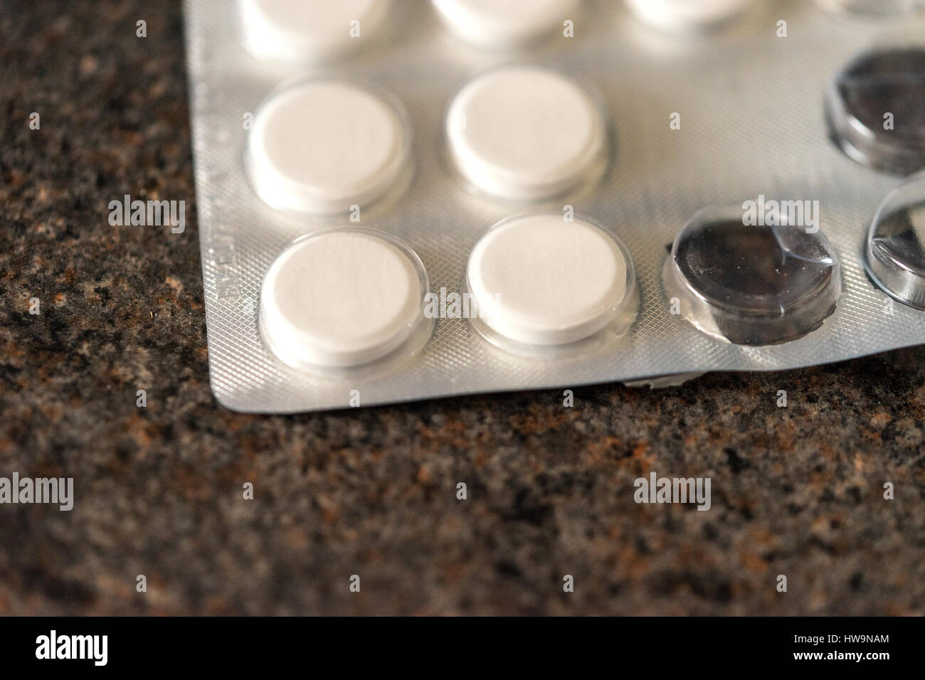 Farmaco Pills prescrizione medica scorta foto Malattia e malattia che prende le compresse trattamento GP NHS Coronavirus Foto Stock