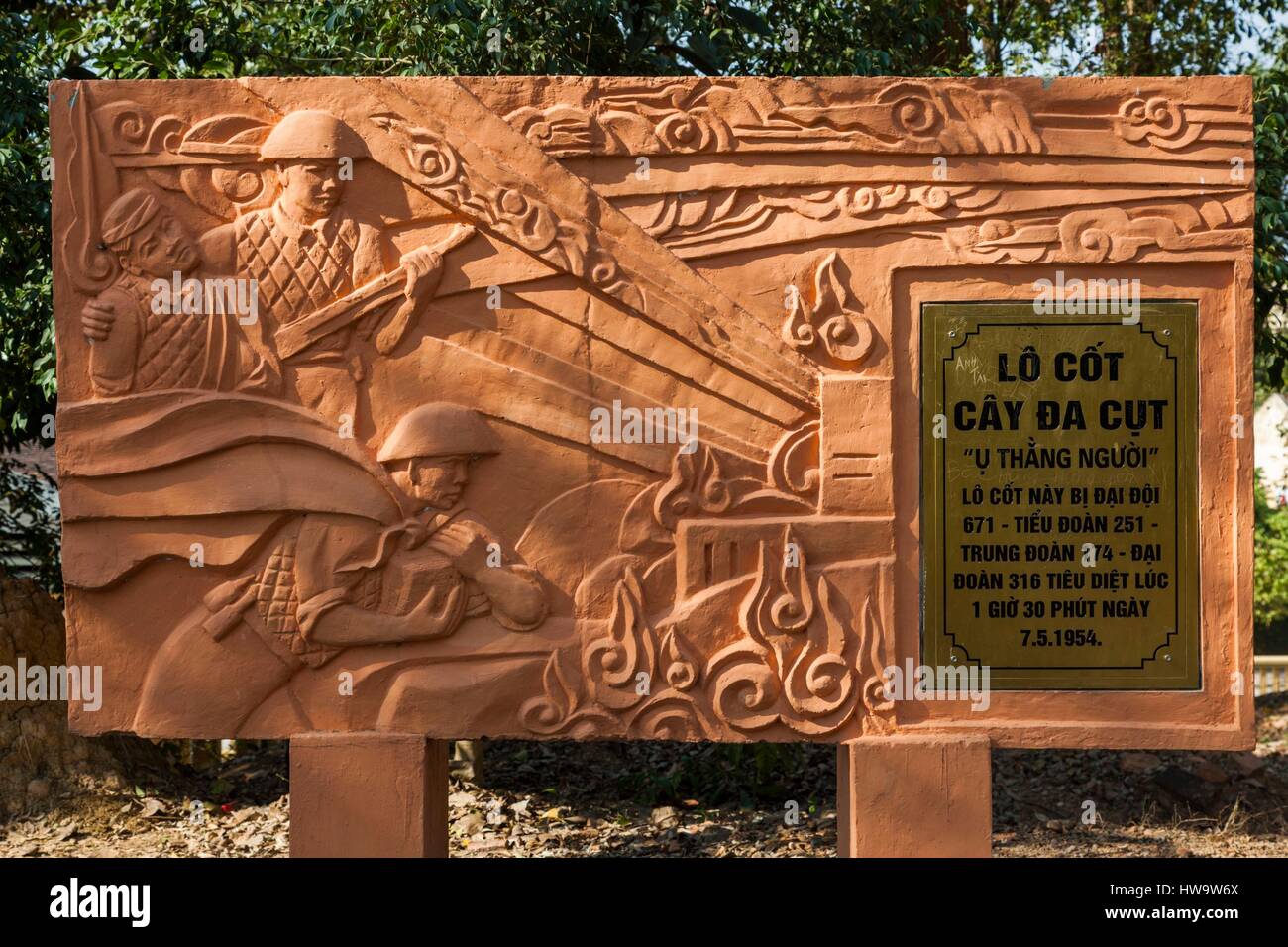 Il Vietnam, Dien Bien Phu, A1 Hill, Eliane, sito di battaglia della finale militare vietnamita la vittoria sui Francesi nel 1954, marcatore del campo di battaglia Foto Stock