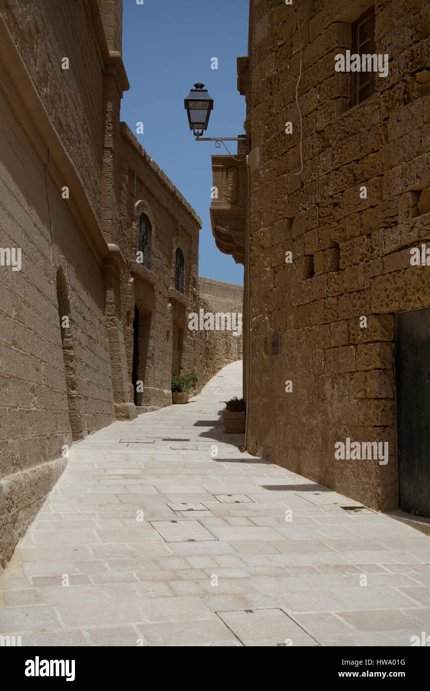 Svuotare steet e della cittadella di Victoria a Gozo Foto Stock